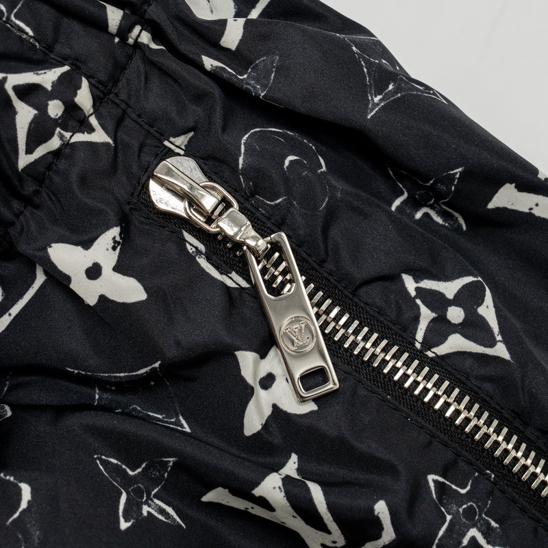 Louis Vuitton size 34 stencil-effect Monogram jogging pants Black/White Polyamide