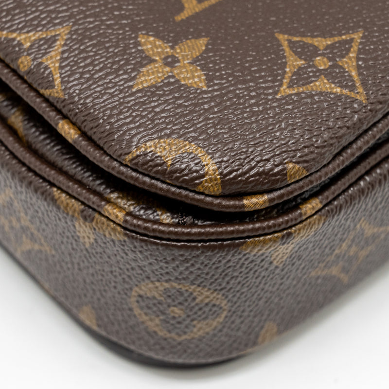 Louis Vuitton Pochette Métis Monogram Canvas GHW