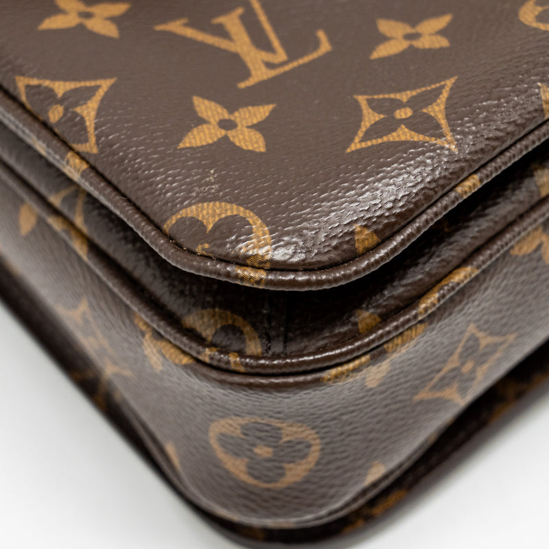 Louis Vuitton Pochette Métis Monogram Canvas GHW