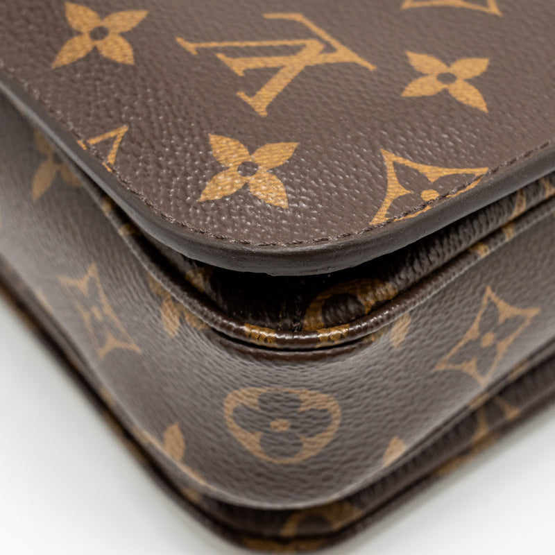 Louis Vuitton Pochette Métis Monogram Canvas GHW