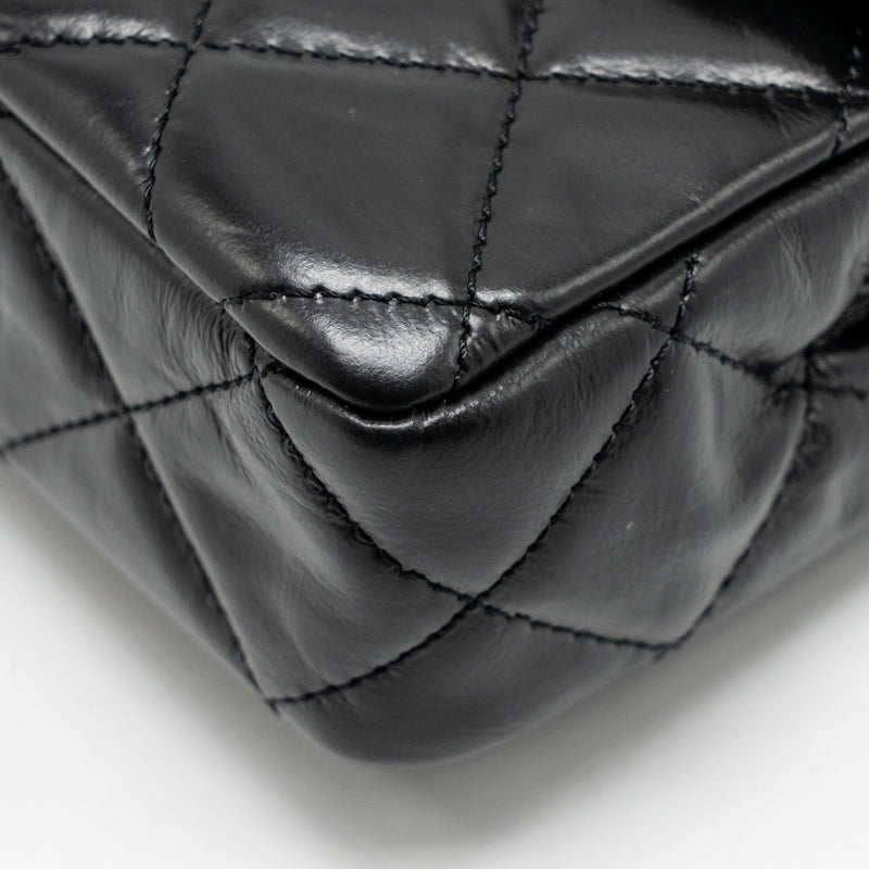 Chanel 23A Classic Flap Clutch Shiny Calfskin Black GHW (microchip)