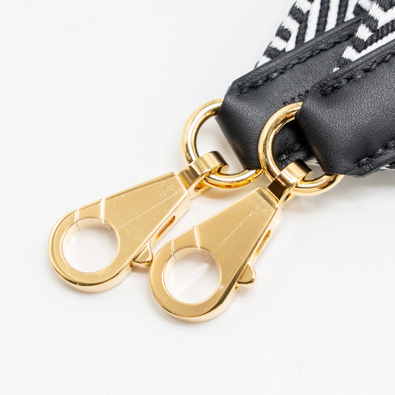 【HERMES】気分を変えて☆バッグ ストラップ Cavale 50 mm black HERMES】気分を変えて☆バッグ ストラップ Cavale 50 mm black
