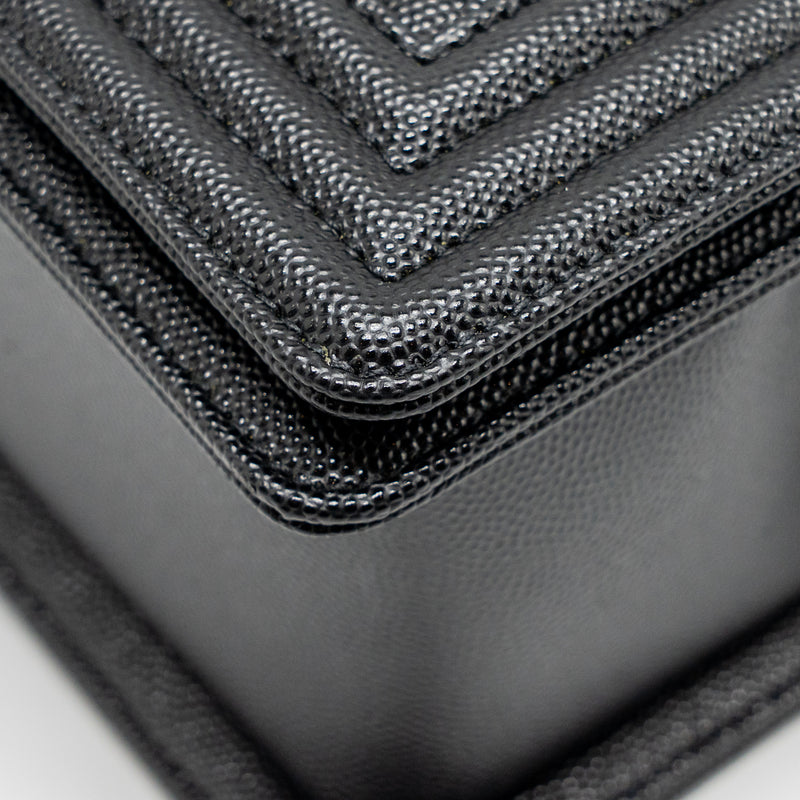 Chanel Medium Boy Bag Caviar Black GHW (microchip)