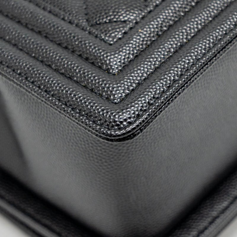 Chanel Medium Boy Bag Caviar Black GHW (microchip)