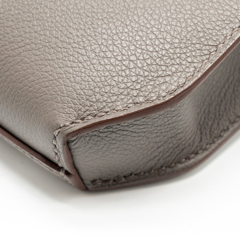HERMES Pochette Kelly Depeches 25 Evercolor 8F Gris Etain SHW Stamp Z