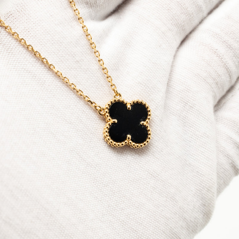 Van Cleef & Arpels Vintage Alhambra Pendant Onyx, Yellow Gold