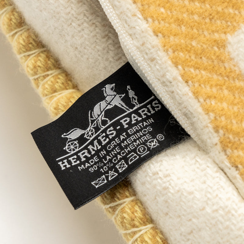 Hermes Avalon Vibration Pillow Small Wool/Cashmere Tisane