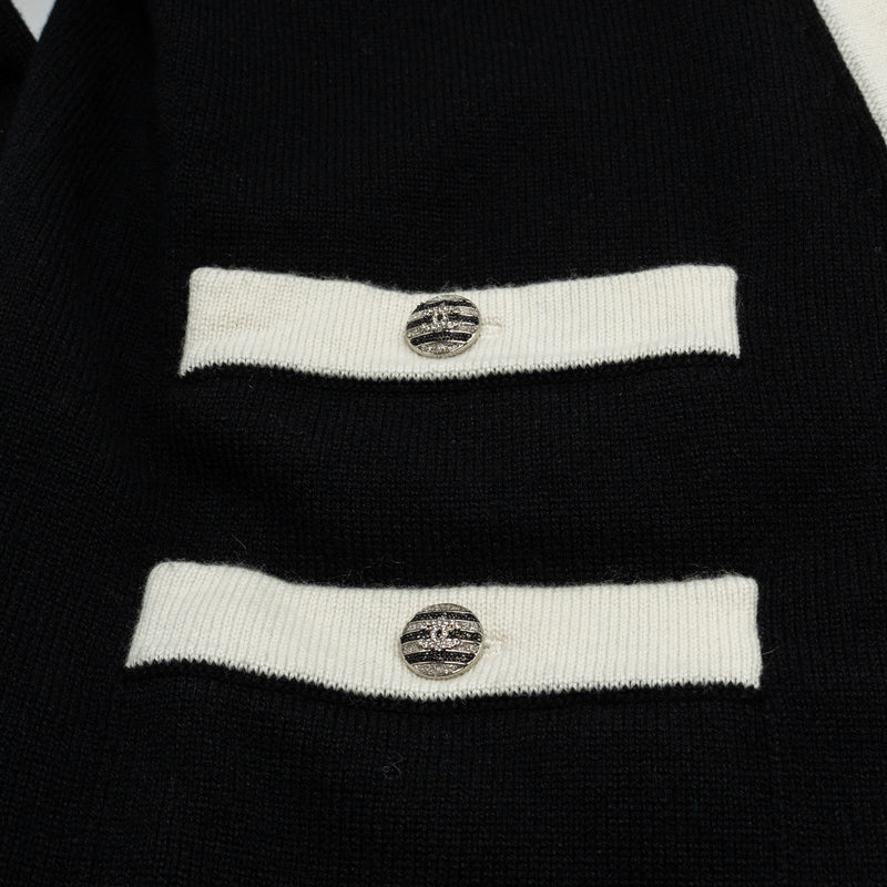 Chanel Size 42 Cardigan Cashmere Black/White