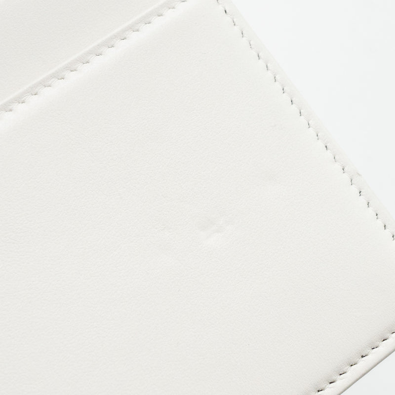 CHANEL BOY WALLET ON CHAIN CAVIAR WHITE LGHW (Microchip)