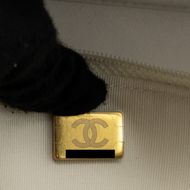 CHANEL BOY WALLET ON CHAIN CAVIAR WHITE LGHW (Microchip)