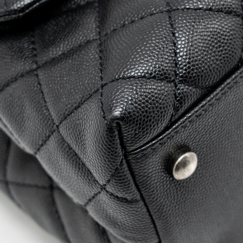 Chanel Medium Coco Handle Caviar/Lizard Handle Black/Burgundy Ruthenium Hardware