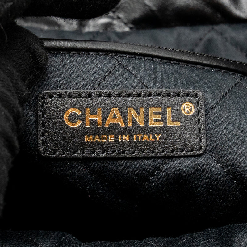 CHANEL Medium 22 Bag Shiny Calfskin Black GHW (Microchip)