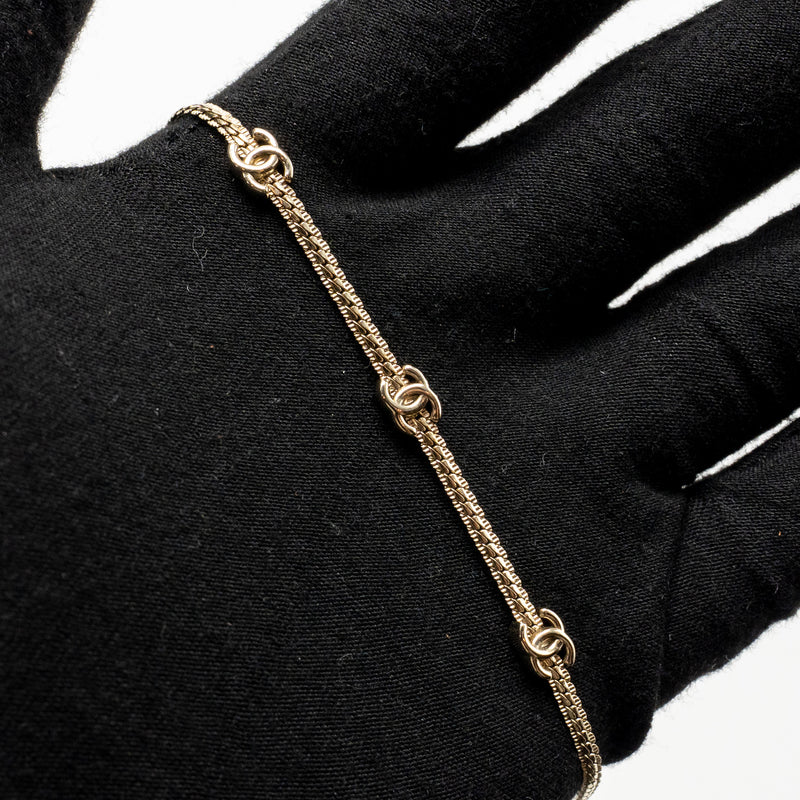 Chanel Mini CC logo 7 motif necklace light gold tone