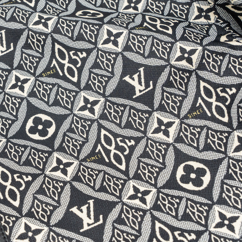 Louis Vuitton size 38 monogram since 1854 hooded silk parka polyamide/silk black/white