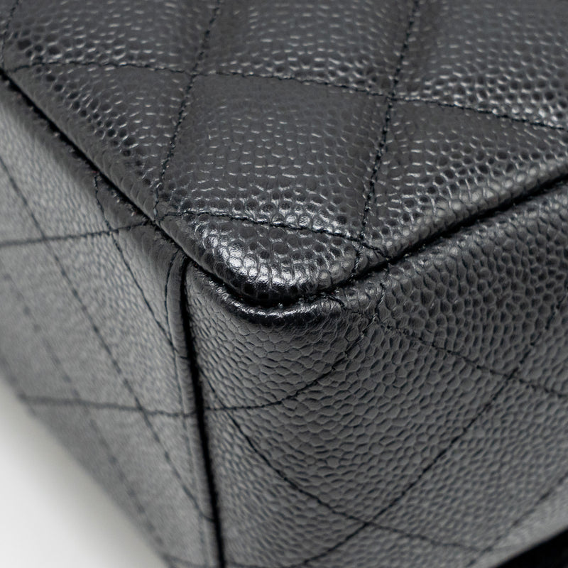 Chanel Maxi Classic Double Flap bag Caviar Black GHW