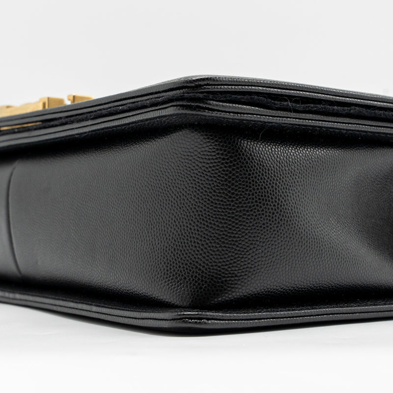Chanel New Medium boy bag Caviar Black GHW (Microchip)