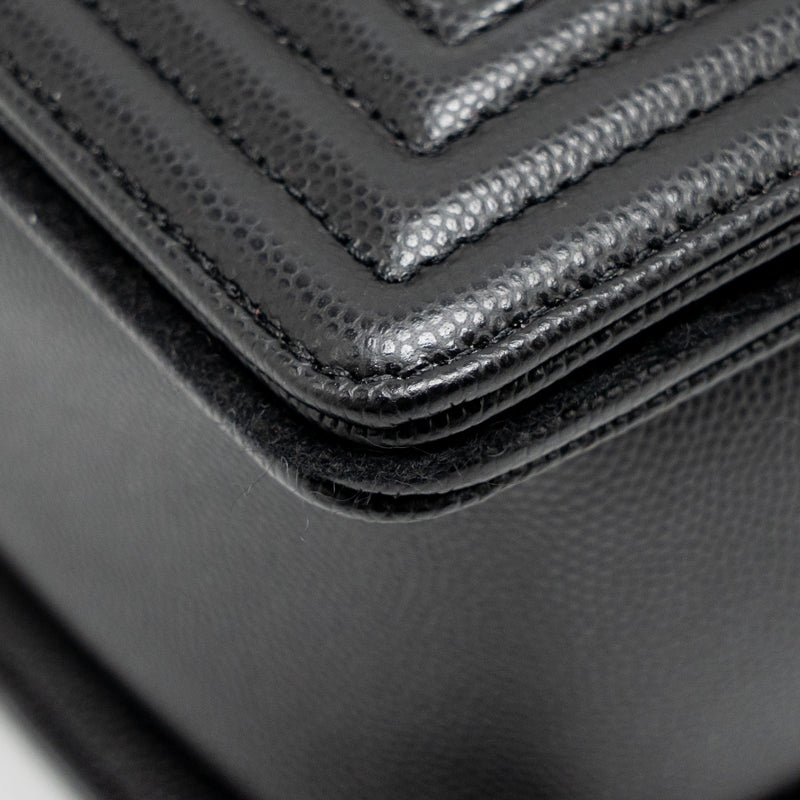 Chanel New Medium boy bag Caviar Black GHW (Microchip)