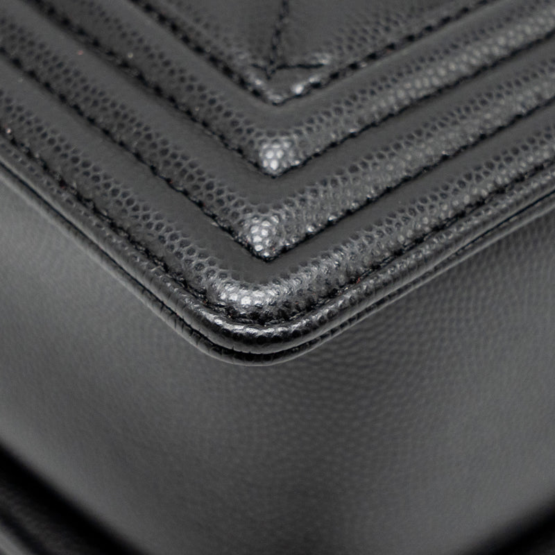 Chanel New Medium boy bag Caviar Black GHW (Microchip)