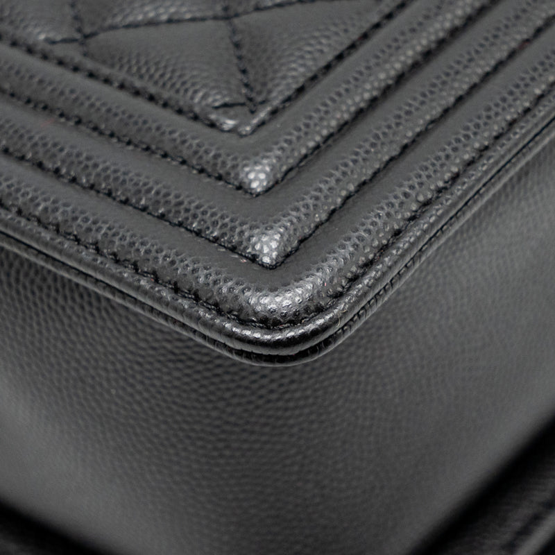 Chanel New Medium boy bag Caviar Black GHW (Microchip)