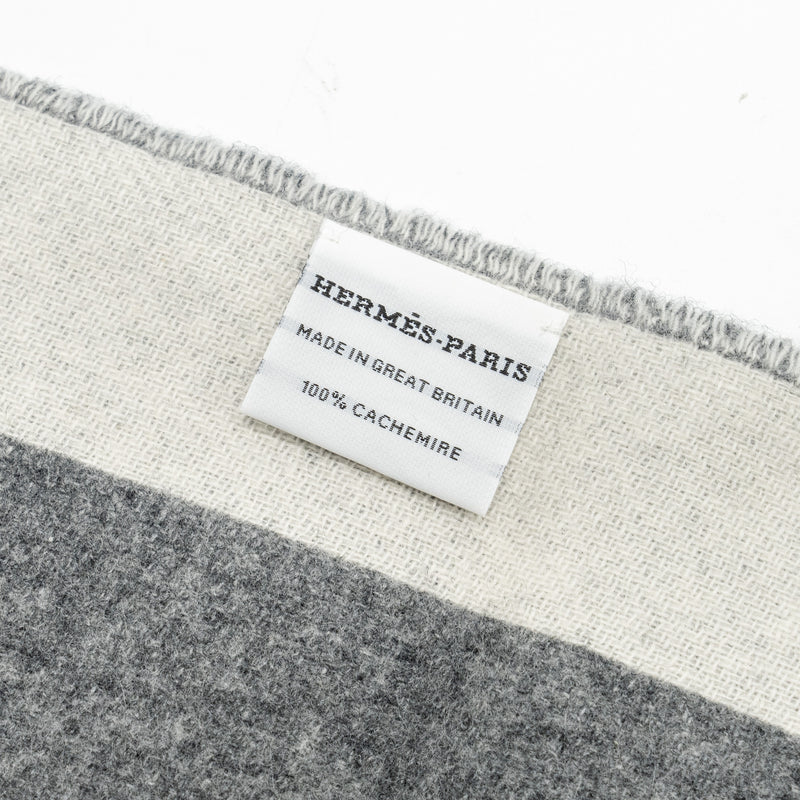 Hermes Casaque Love Story Muffler Cashmere Gris Clair / Ivoire