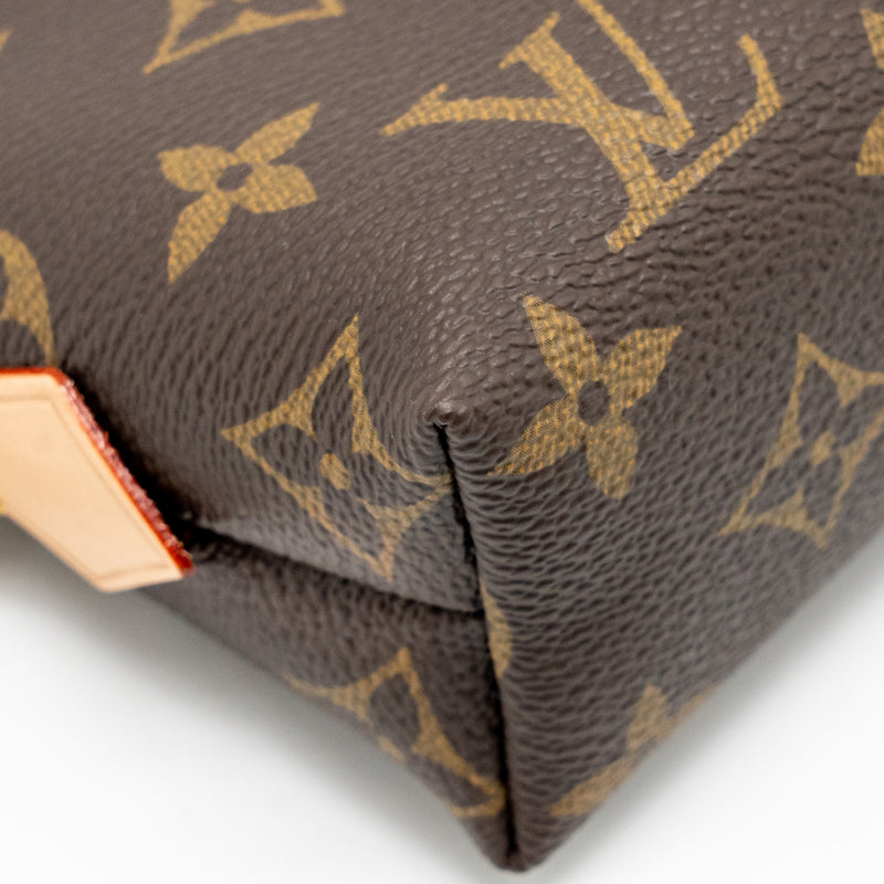 Louis Vuitton Cosmetic Pouch MM Monogram Canvas GHW