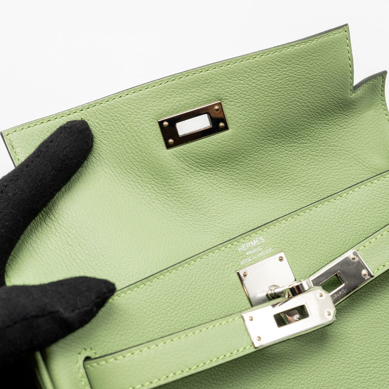Hermes Kelly Ado backpack evercolor vert criquet / gris pearl SHW stamp Y