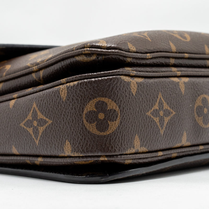 Louis Vuitton Pochette Metis Monogram Canvas GHW