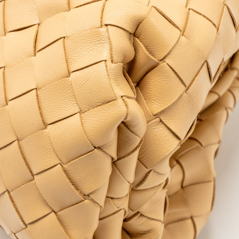 Bottega Veneta Pouch Intrecciato Leather Beige GHW