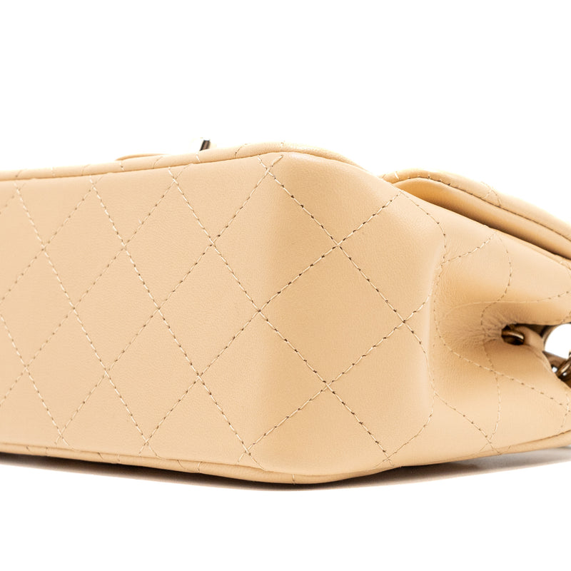 Chanel 22C mini square flap bag lambskin beige LGHW (microchip)