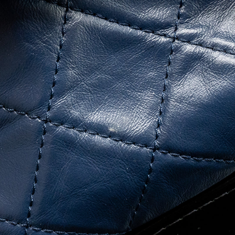 Chanel Gabrielle Hobo Bag Aged Calfskin Navy/Black Multicoloured Hardware