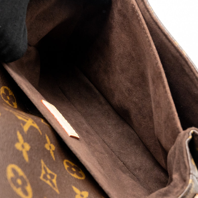 Louis Vuitton Pochette Métis Monogram Canvas GHW