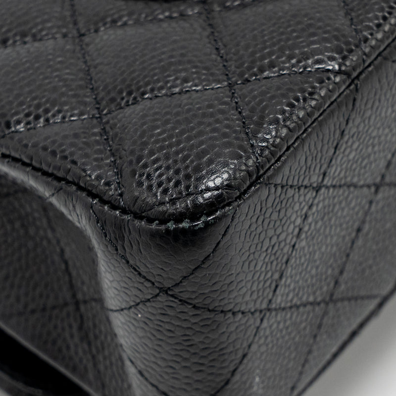 Chanel Medium Classic Double Flap bag caviar black GHW