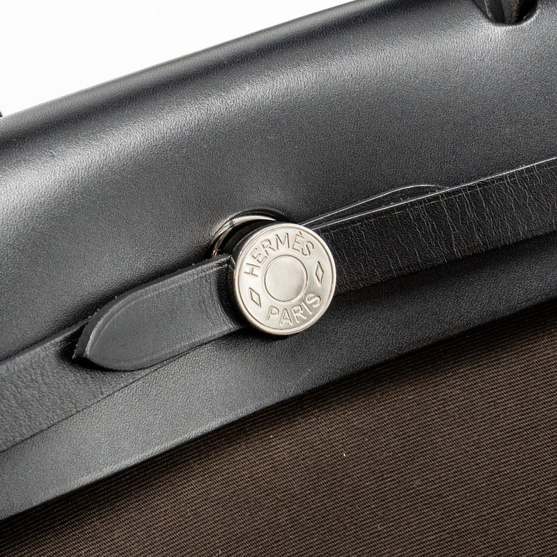 Hermes Herbag 31 Zip Bag Canvas/Hunter Leather Ebene/Noir SHW Stamp D