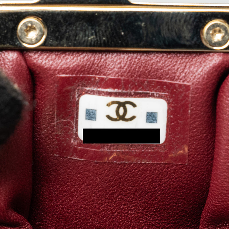 Chanel 22B mini clutch velvet red GHW (Microchip)