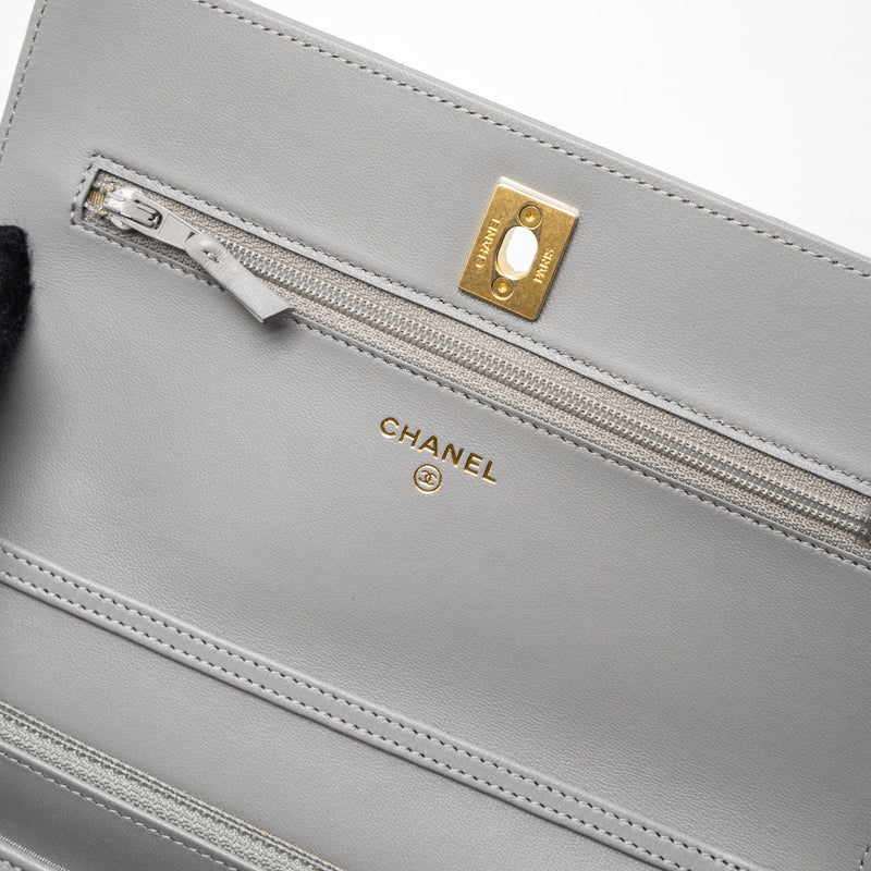 Chanel Pearl Crush Wallet on Chain Lambskin Light Grey Brushed GHW (Microchip)