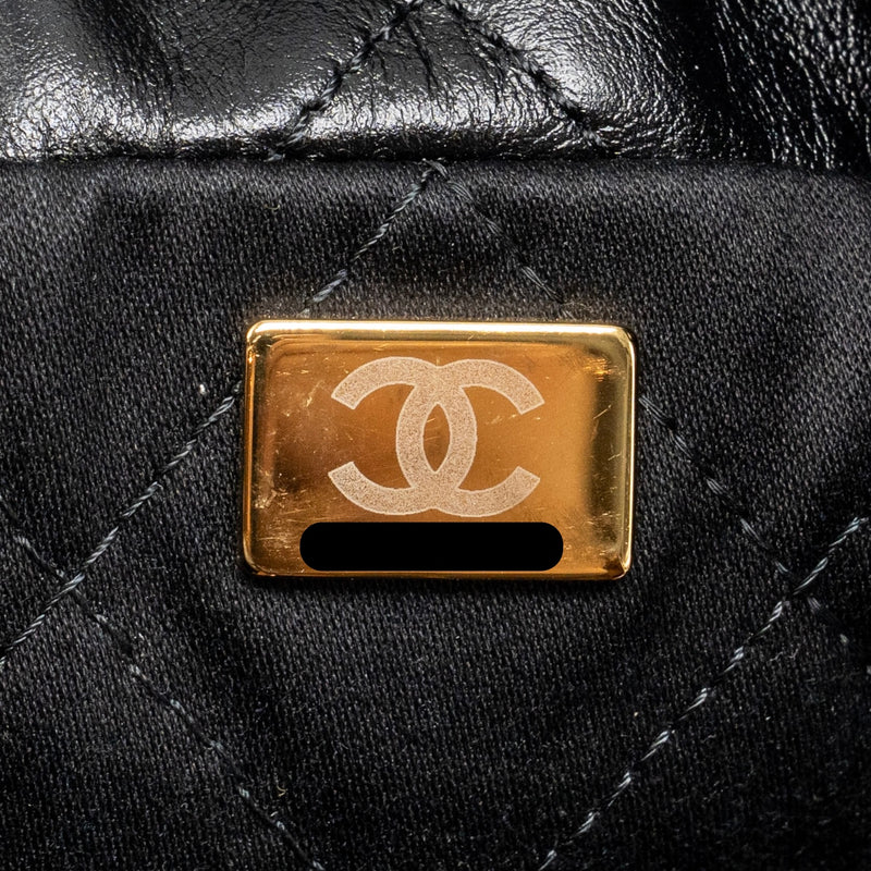 Chanel Medium 22 bag Calfskin black GHW (microchip)