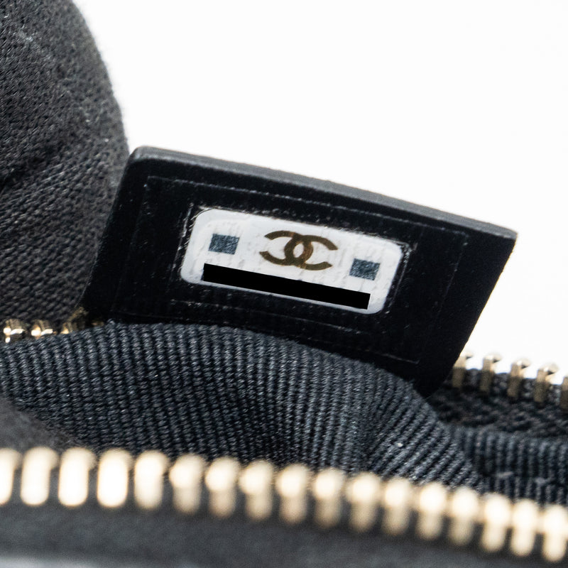 Chanel 23C round Clutch lambskin black GHW (microchip)