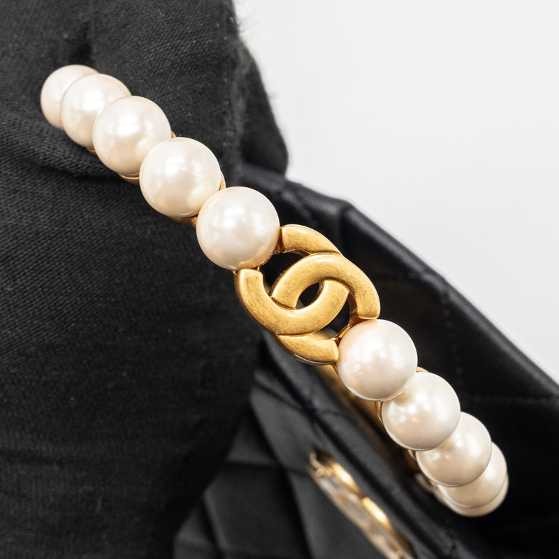 Chanel pearl round handle evening clutch lambskin black GHW (microchip)