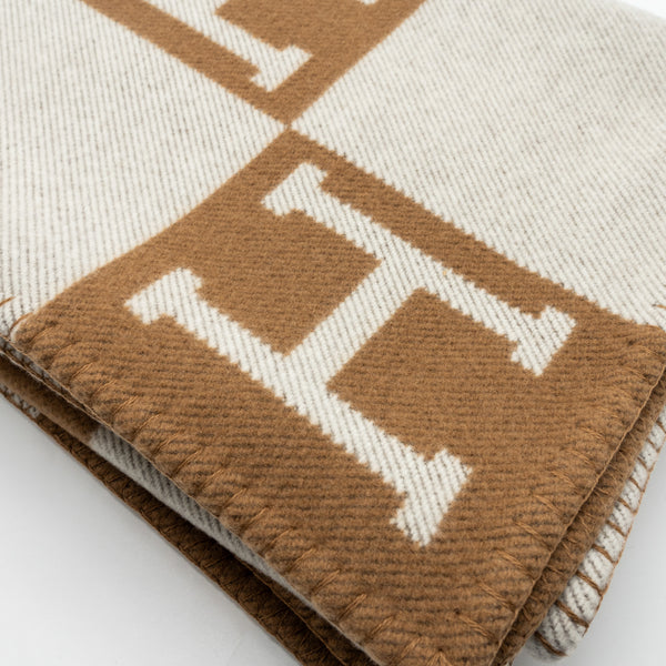 hermes Avalon throw blanket camel