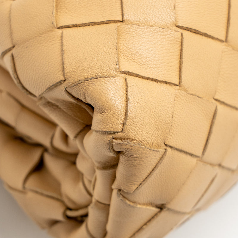 Bottega Veneta Mini Pouch Intrecciato Lambskin Beige