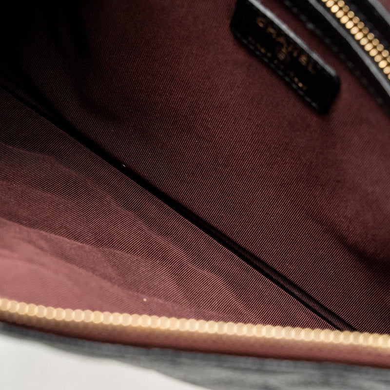 Chanel Classic Zipped Pouch Caviar Black LGHW