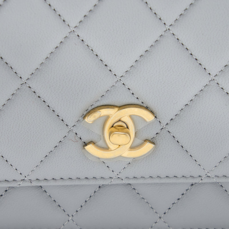 Chanel Pearl Crush Wallet on Chain Lambskin Light Grey GHW (Microchip)