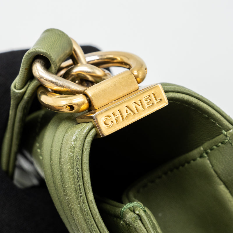 Chanel Medium boy bag lambskin green GHW