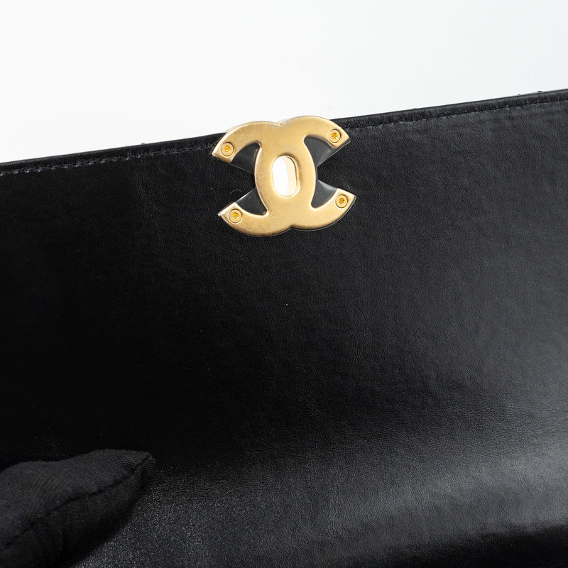 Chanel 24C gold crush flap bag calfskin black GHW (microchip)