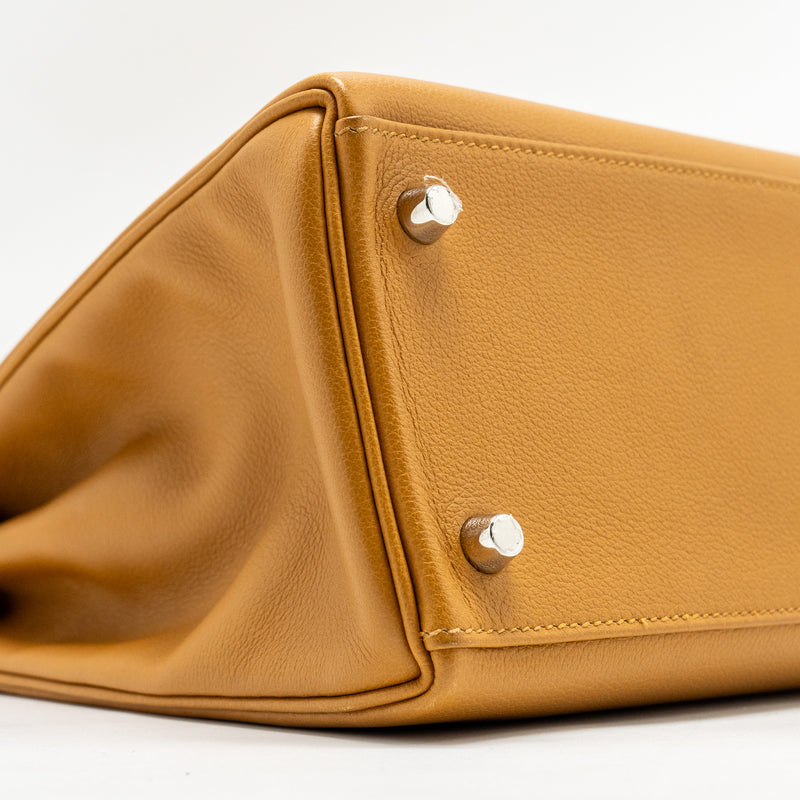 HERMES Kelly 32 Evercolor Caramel / Rose D’ete SHW Stamp Y