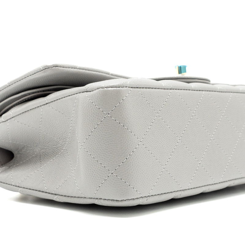 Chanel Classic Medium Double Flap Bag Caviar Light Grey LGHW (microchip)