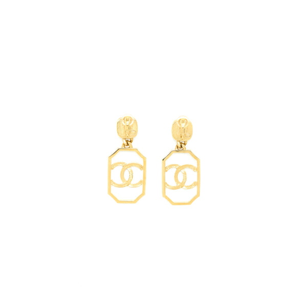 Chanel Giant CC Logo Dropped/Pearl Earclips Gold Tone