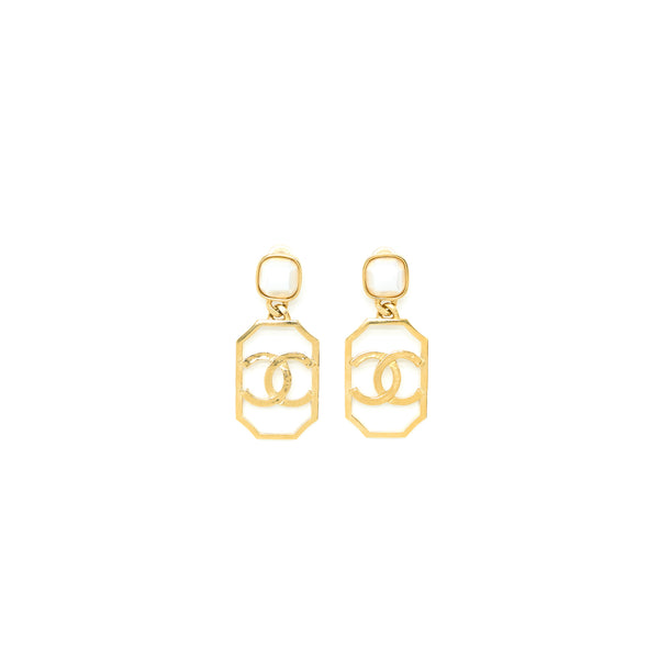 Chanel Giant CC Logo Dropped/Pearl Earclips Gold Tone