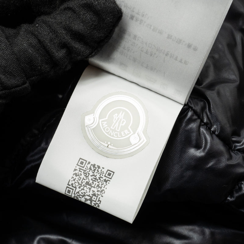 Moncler size 3 men’s zip padded jacket black