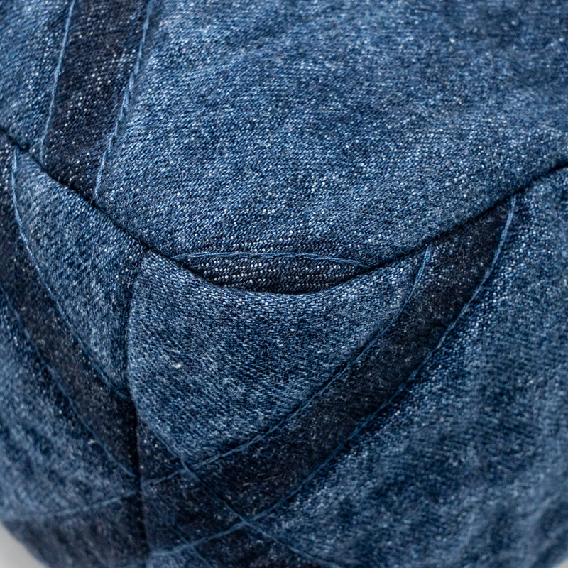 Chanel Large 19 bag denim dark blue multicolor hardware